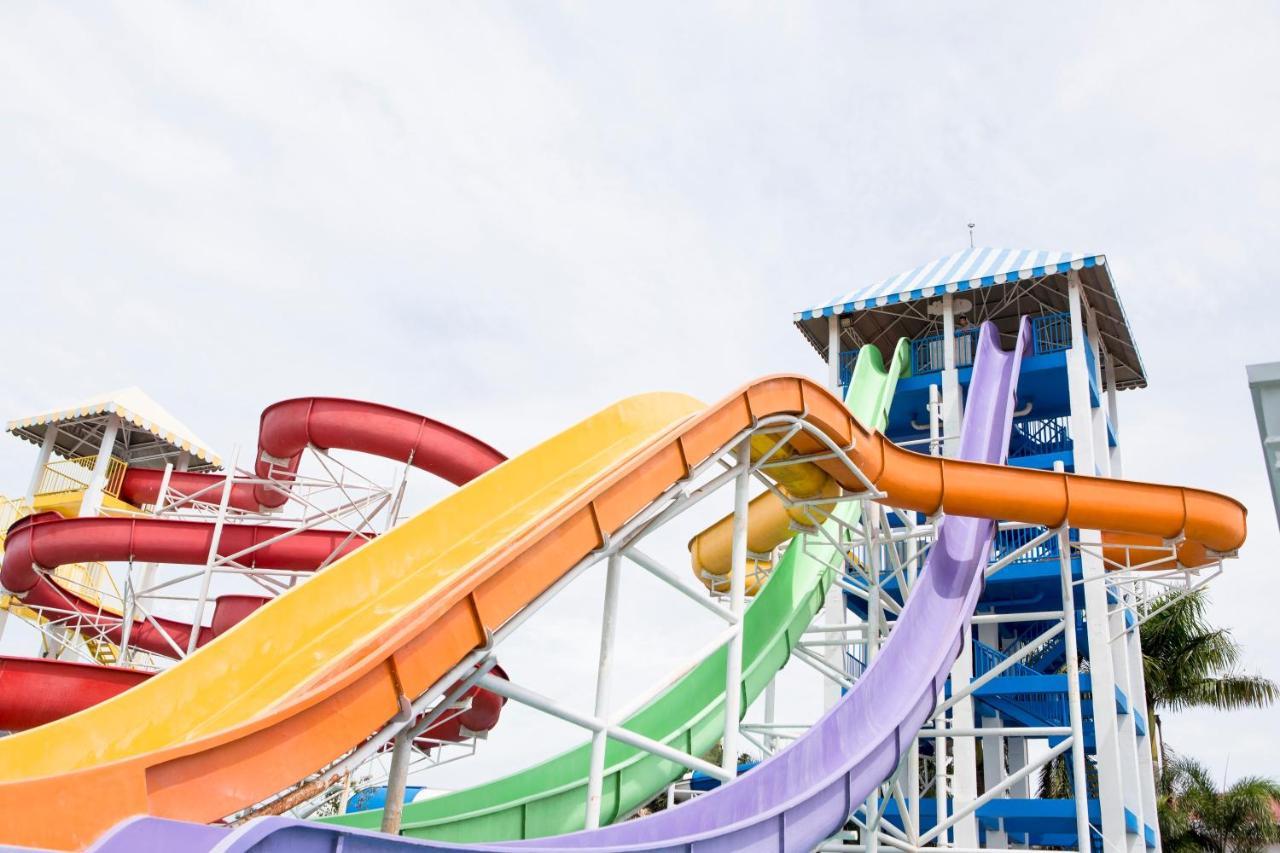 Eon Centennial Resort Hotel & Waterpark Iloilo City Exterior photo