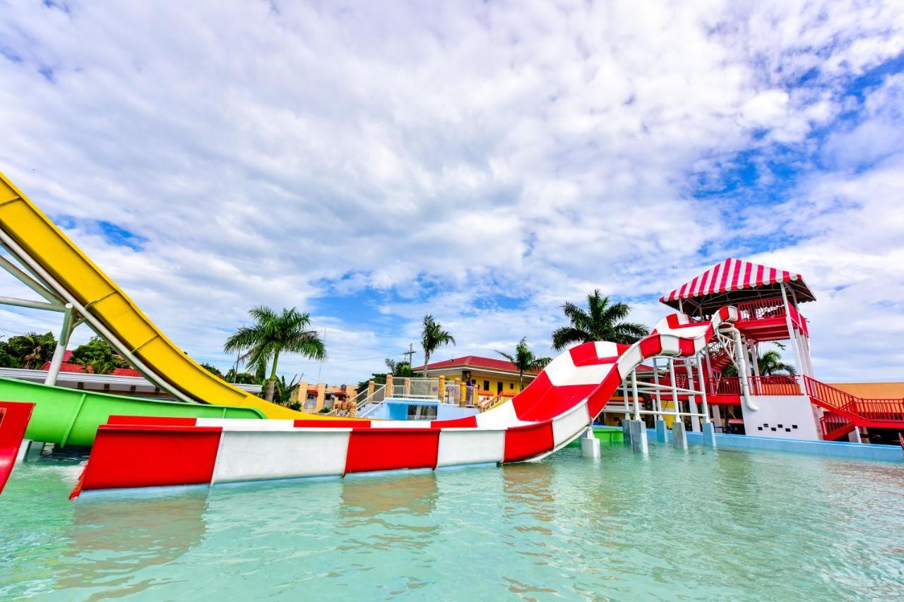 Eon Centennial Resort Hotel & Waterpark Iloilo City Exterior photo